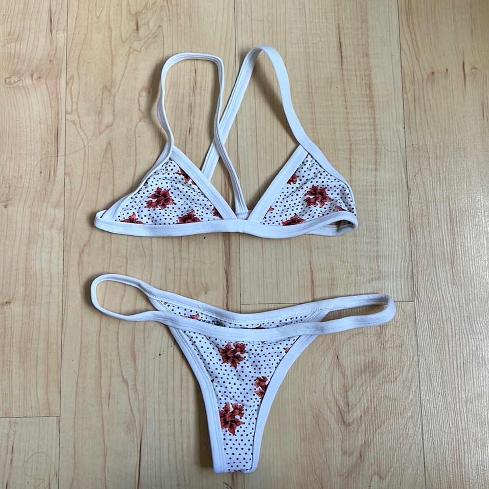 Posh Pia bikini set, white with flowers and polka dots